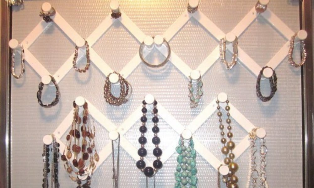 Accordion Hooks For Jewelry Organizing